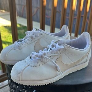 Nike White Leather Sneakers